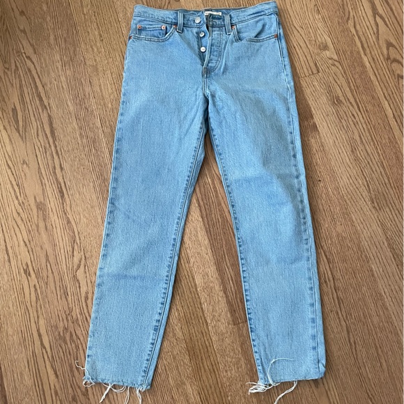 Levi's Denim - Levi’s Wedgie raw hem